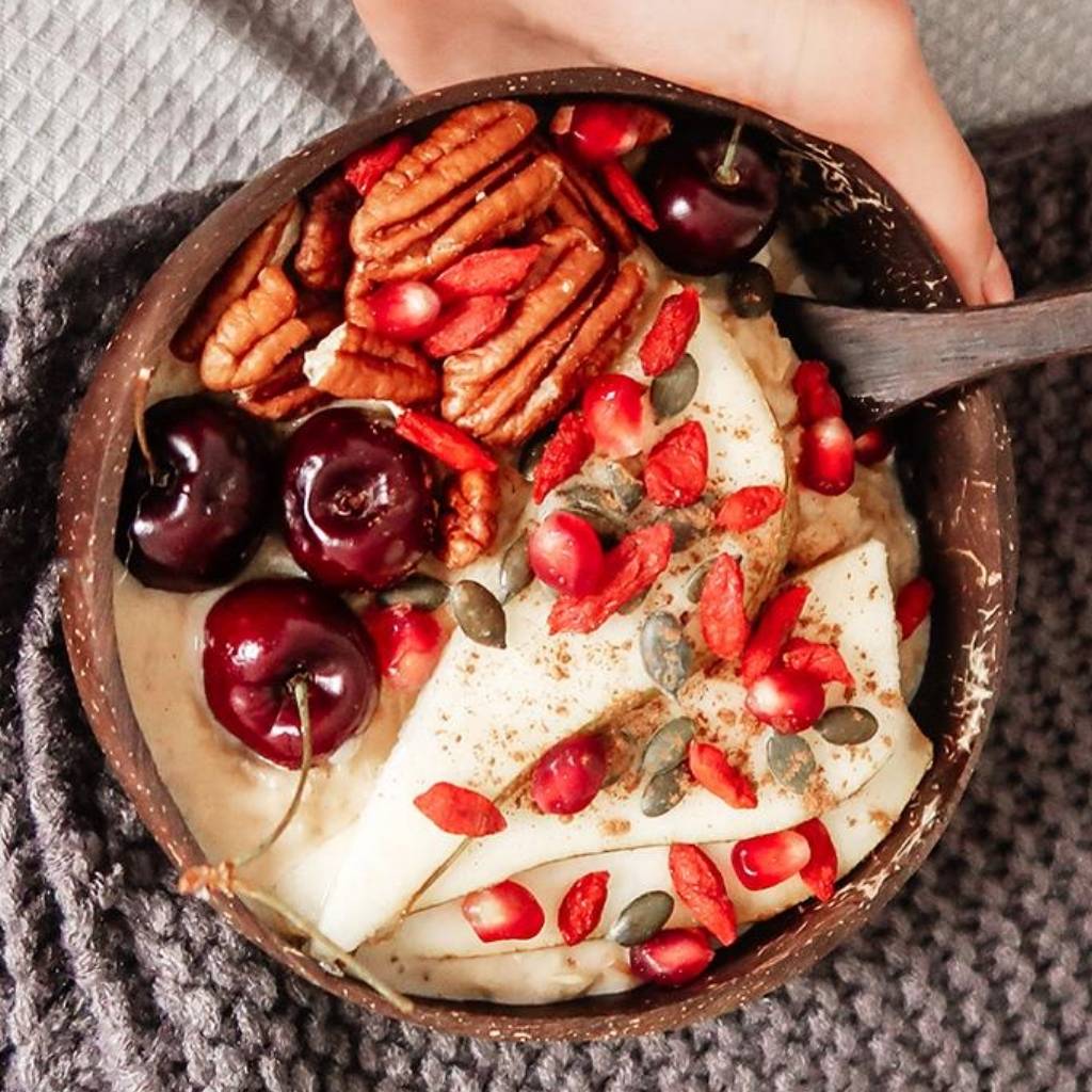 White Lacquer Coconut Bowls & Spoons Set